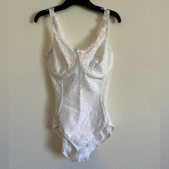 NWOT Playtex intimates 38C white wired lace bodysuit - Picture 1 of 6